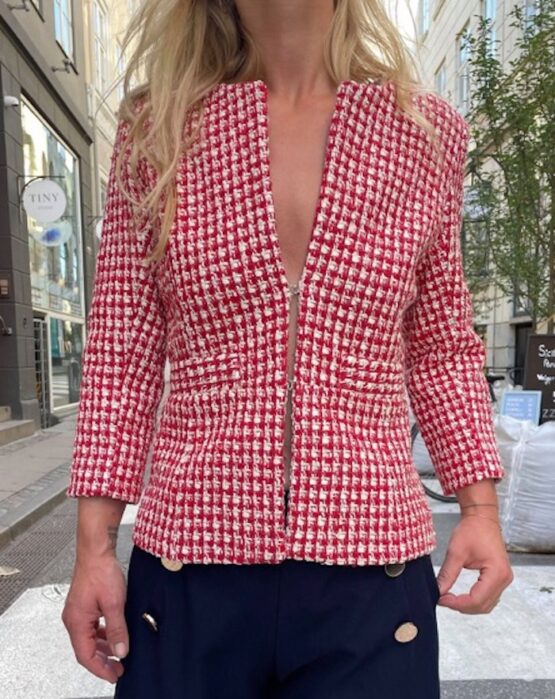 Unika jacket with 2 pockets in red & white boucle